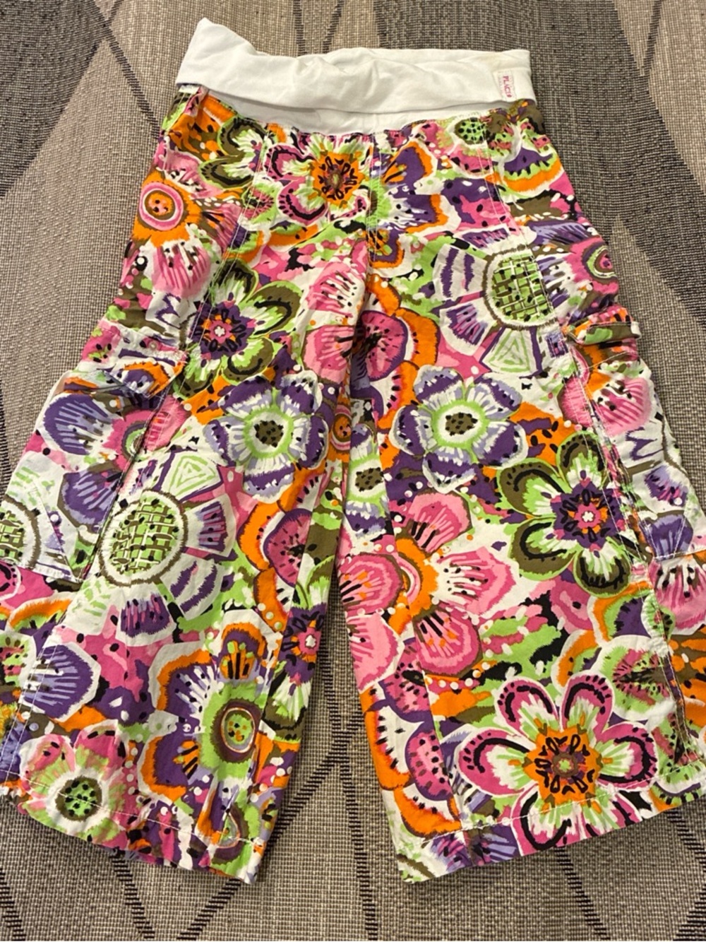 The Children's Place Floral Multicolor Pull-On Capri Pants - White Waistband